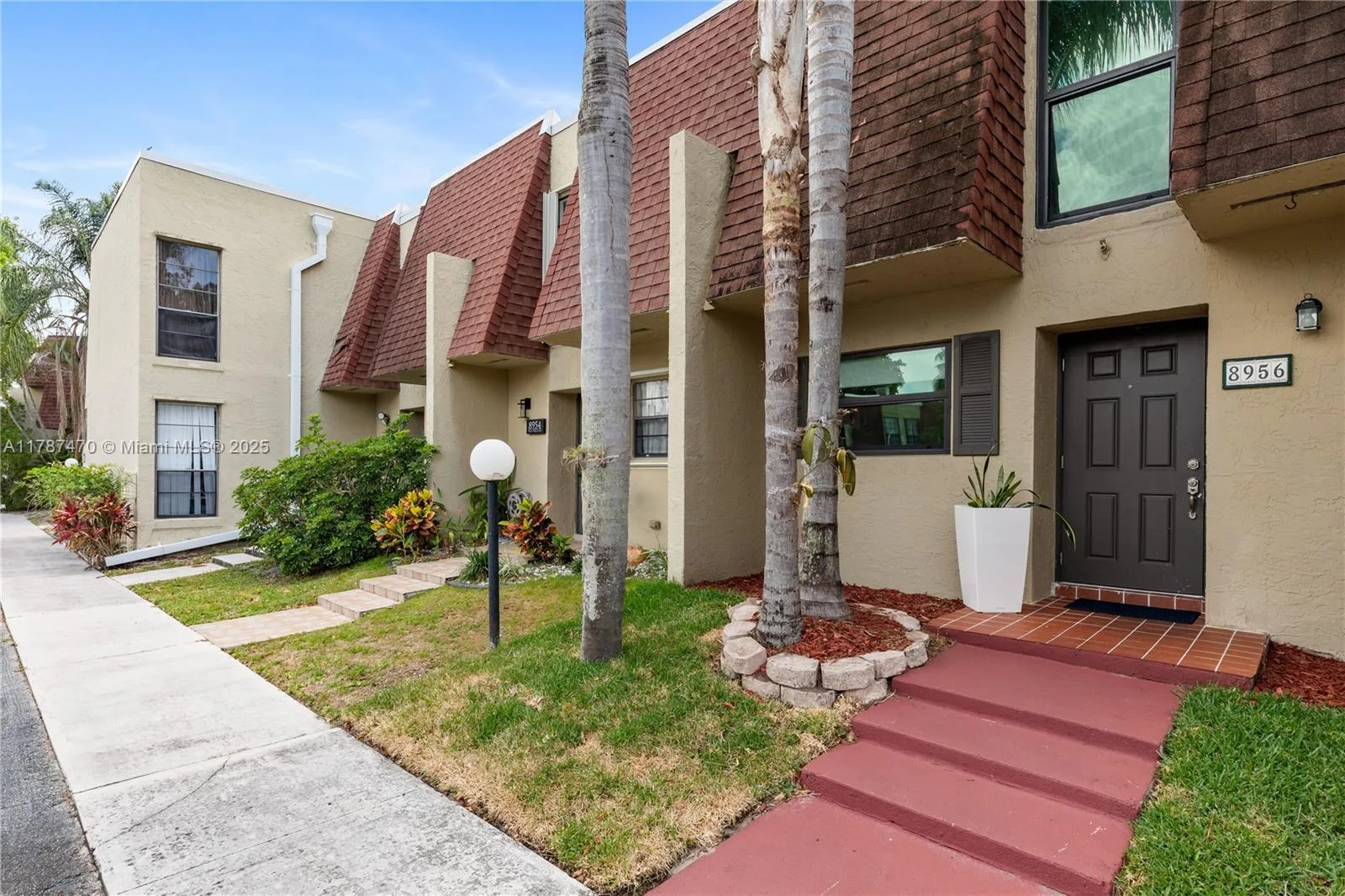 8956 Palm Tree Ln # 8956, Pembroke Pines, FL 33024 photo 7
