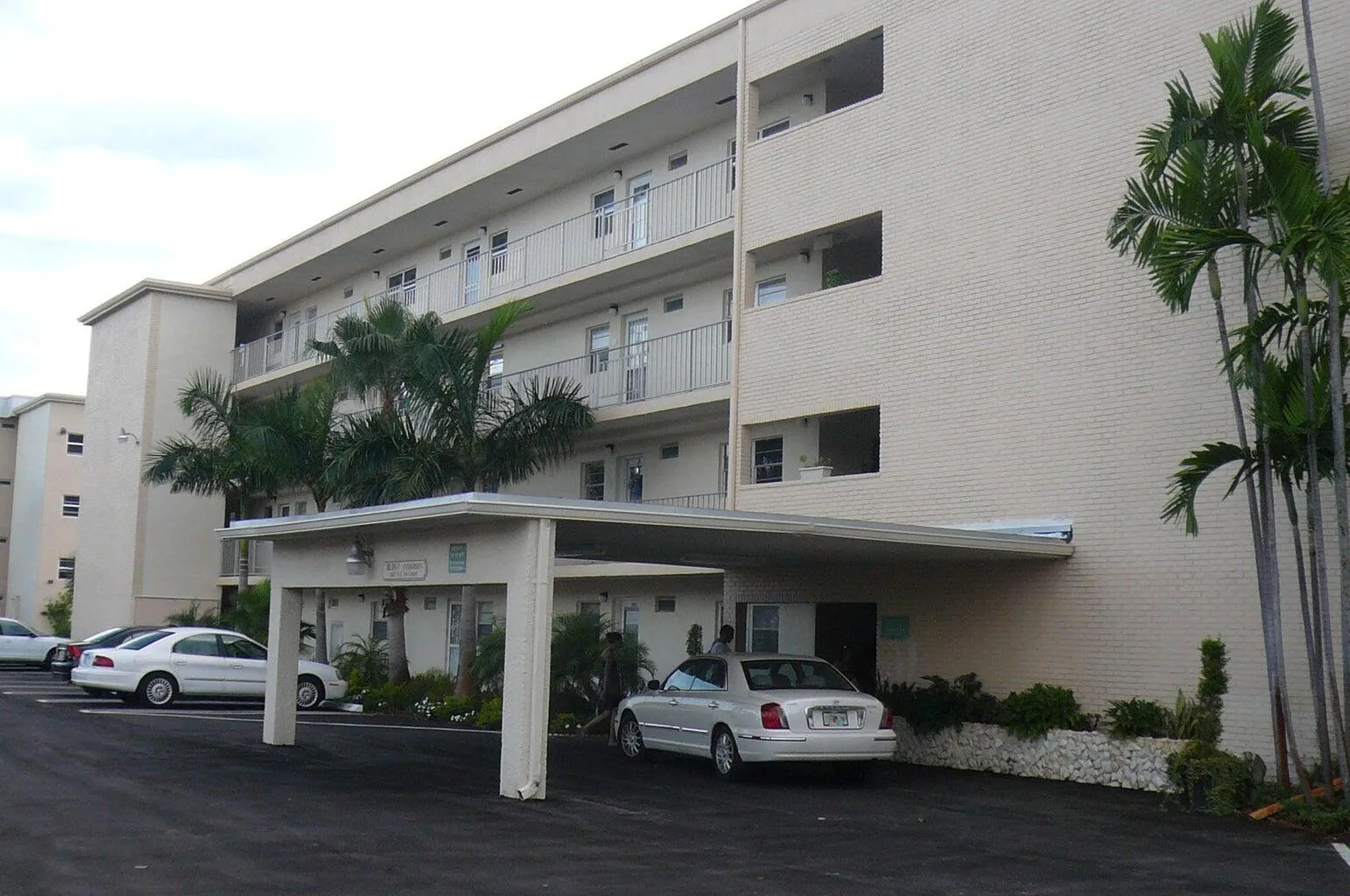 2400 NE 1st Lane # 206, Boynton Beach, FL 33435