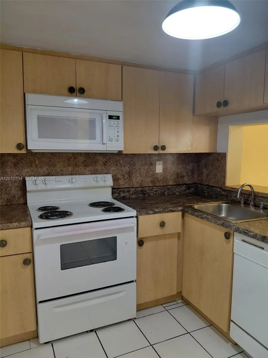 11790 SW 18th St # 429-3, Miami, FL 33175 photo 5