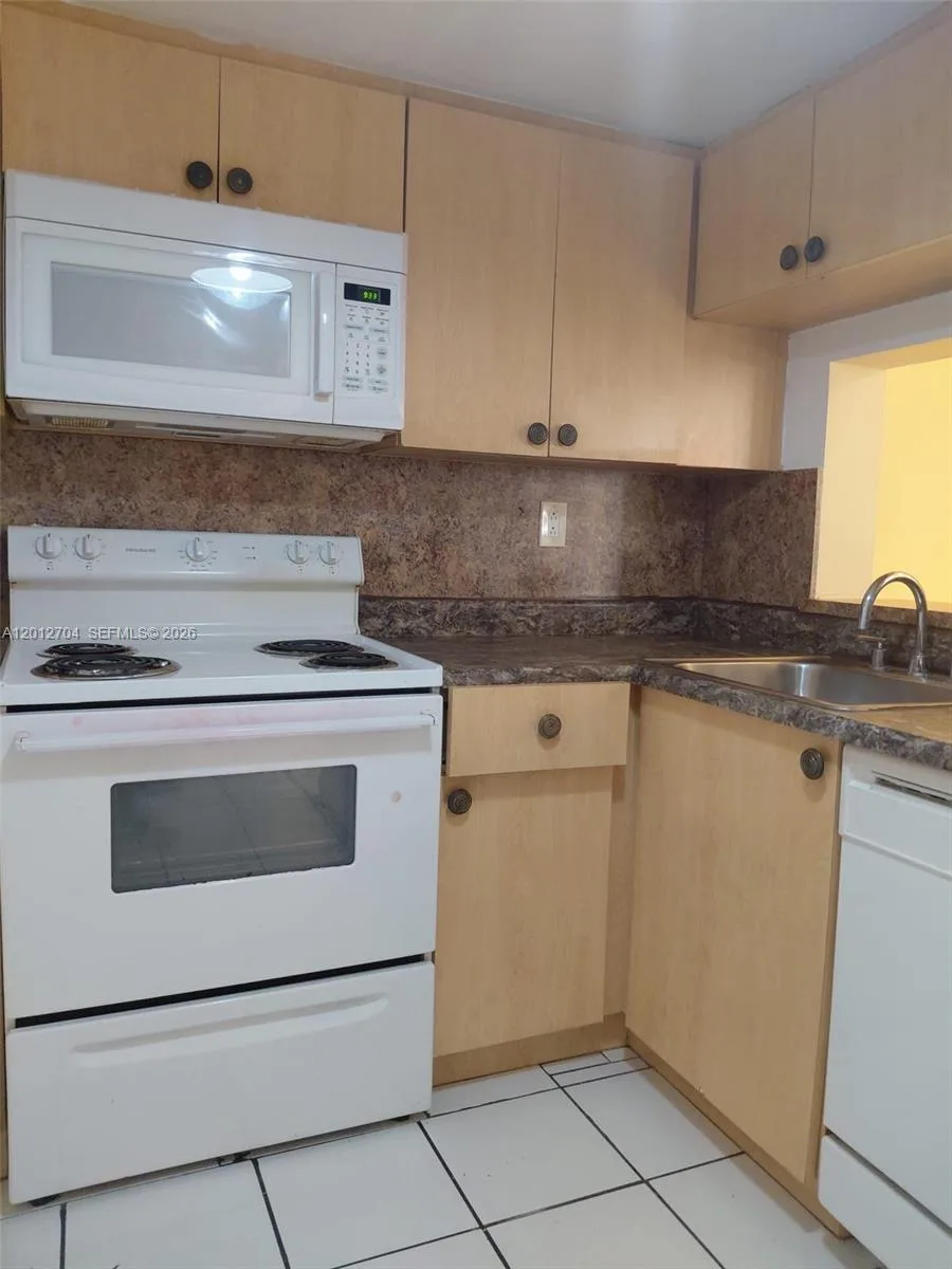 11790 SW 18th St # 429-3, Miami, FL 33175 photo 6