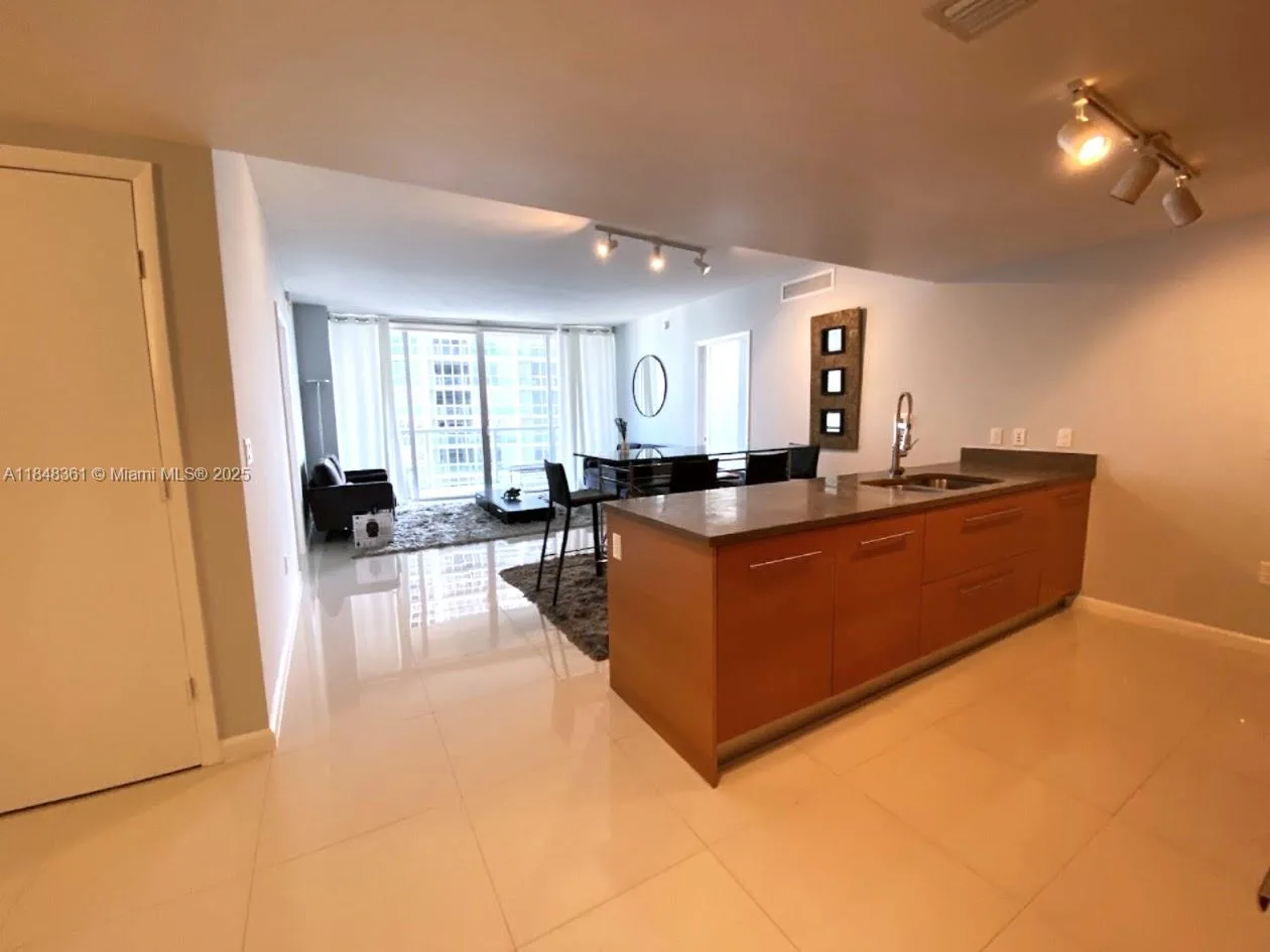 475 Brickell Ave # 4409, Miami, FL 33131 photo 2