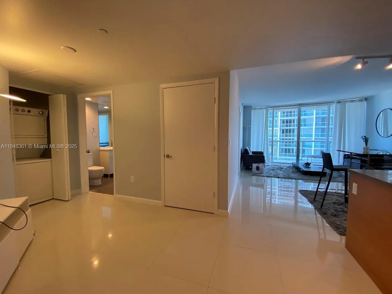 475 Brickell Ave # 4409, Miami, FL 33131 photo 3