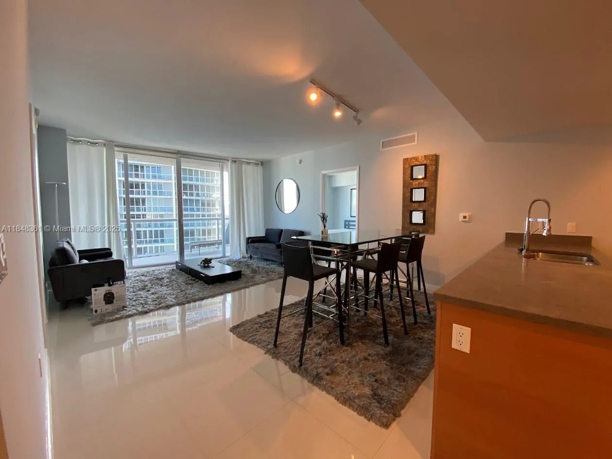 475 Brickell Ave # 4409, Miami, FL 33131 photo 4