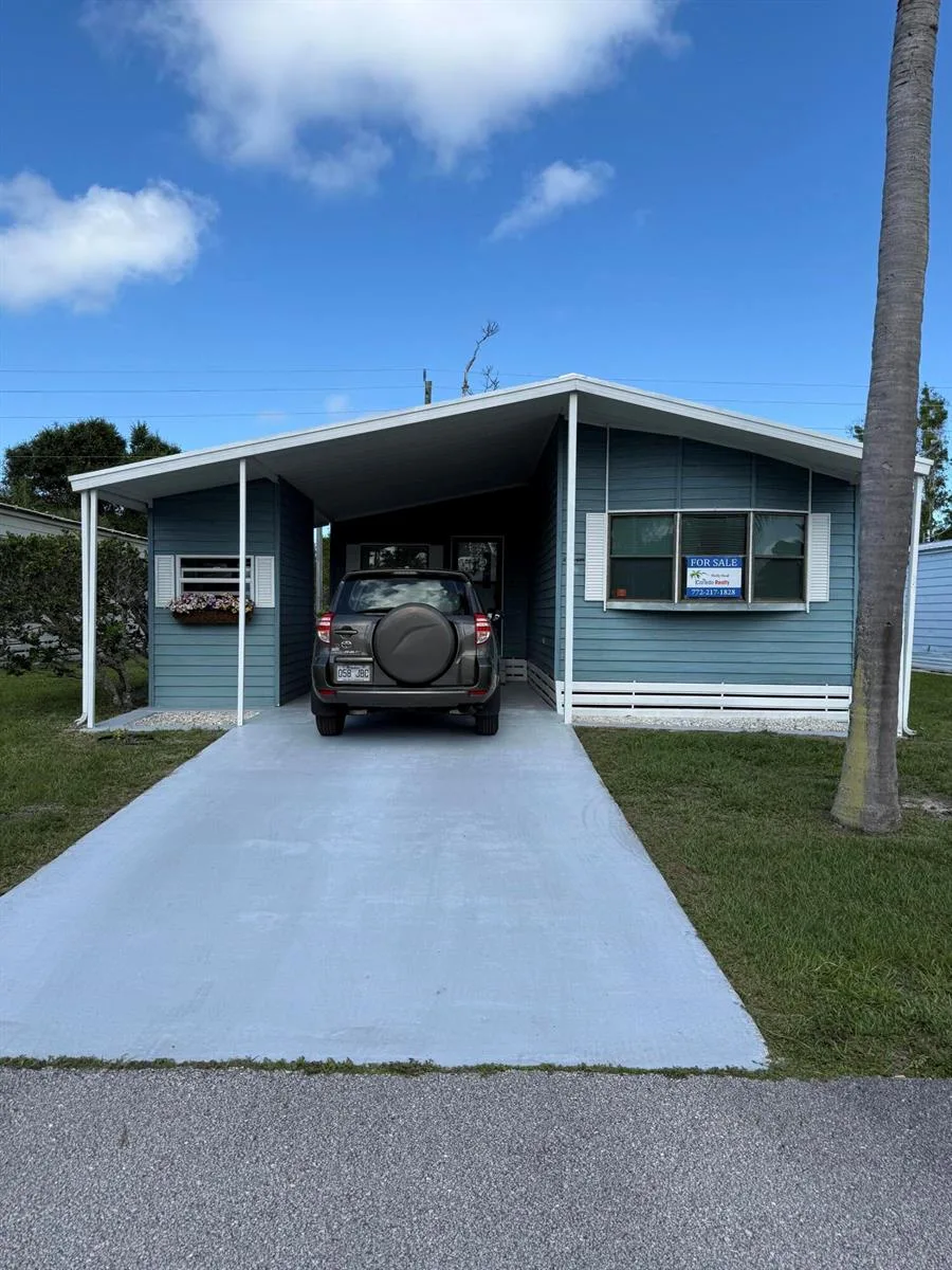 47 Flores Del Norte, Fort Pierce, FL 34951