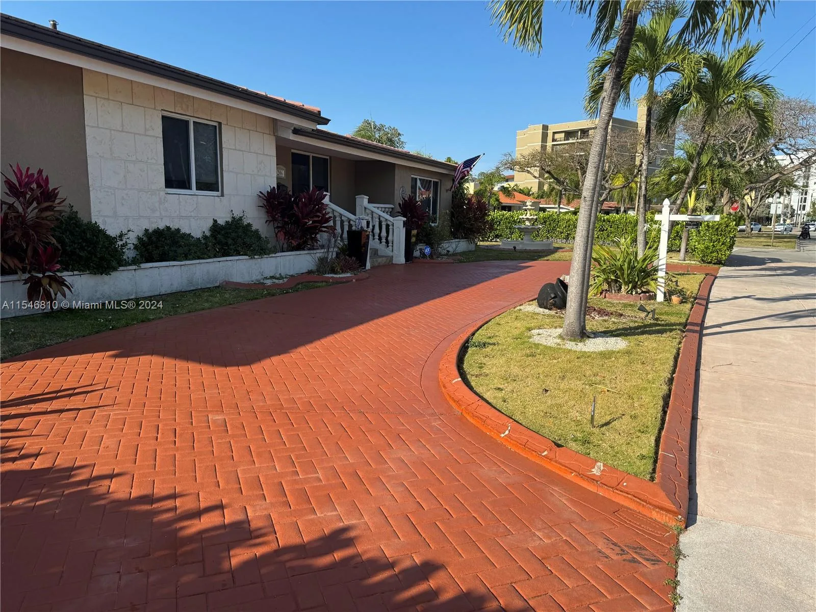 206 Ponce De Leon Blvd, Coral Gables, FL 33134 photo 2