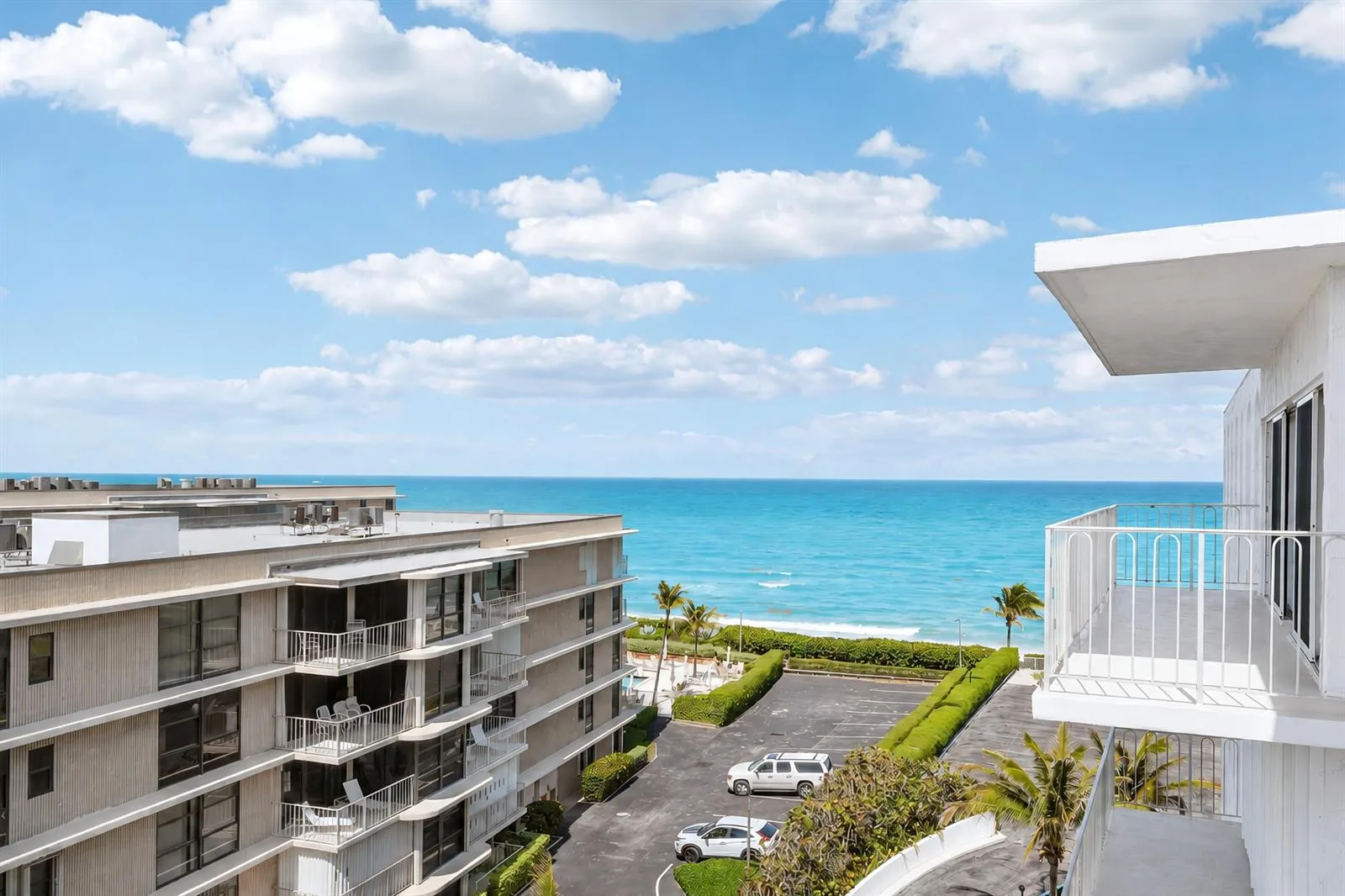 3230 S Ocean Boulevard # D-607, Palm Beach, FL 33480