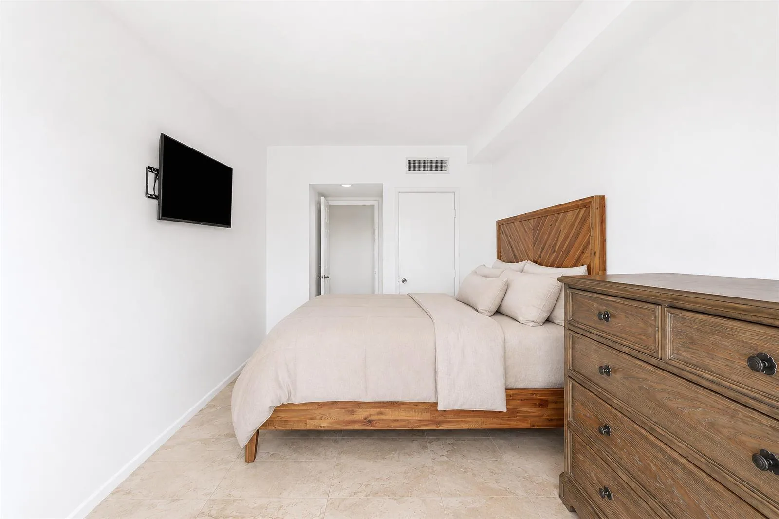 3230 S Ocean Boulevard # D-607, Palm Beach, FL 33480 photo 13