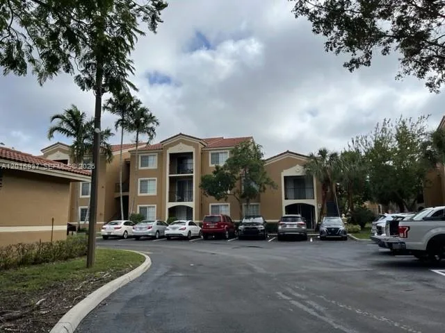 8000 N Nob Hill Rd # 206, Tamarac, FL 33321