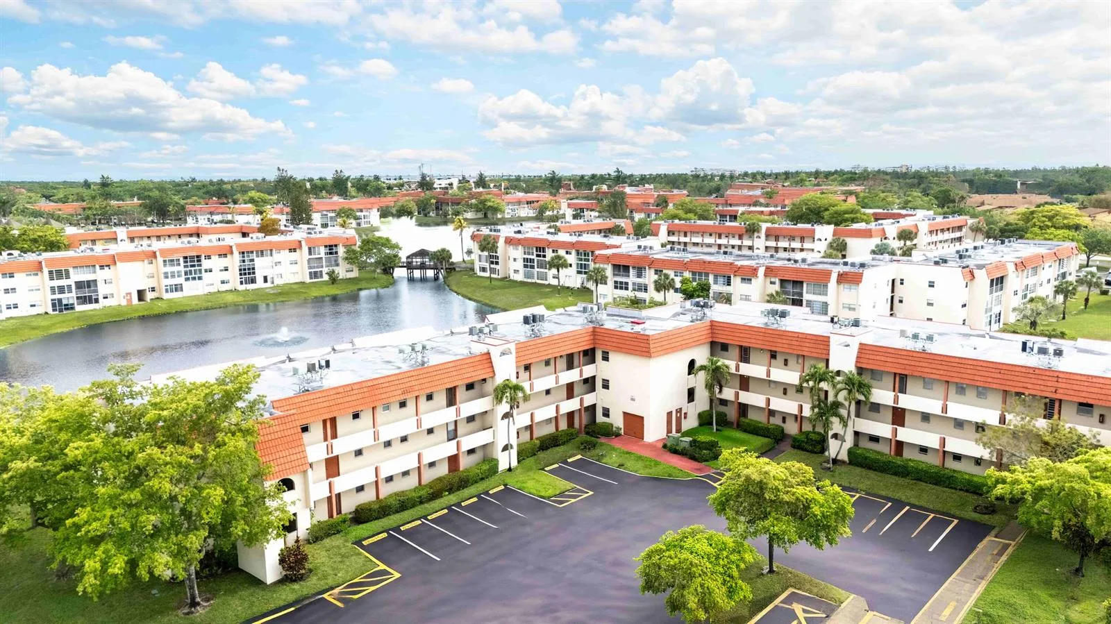 2800 Sunrise Lakes Drive W # Apt 301, Sunrise, FL 33322