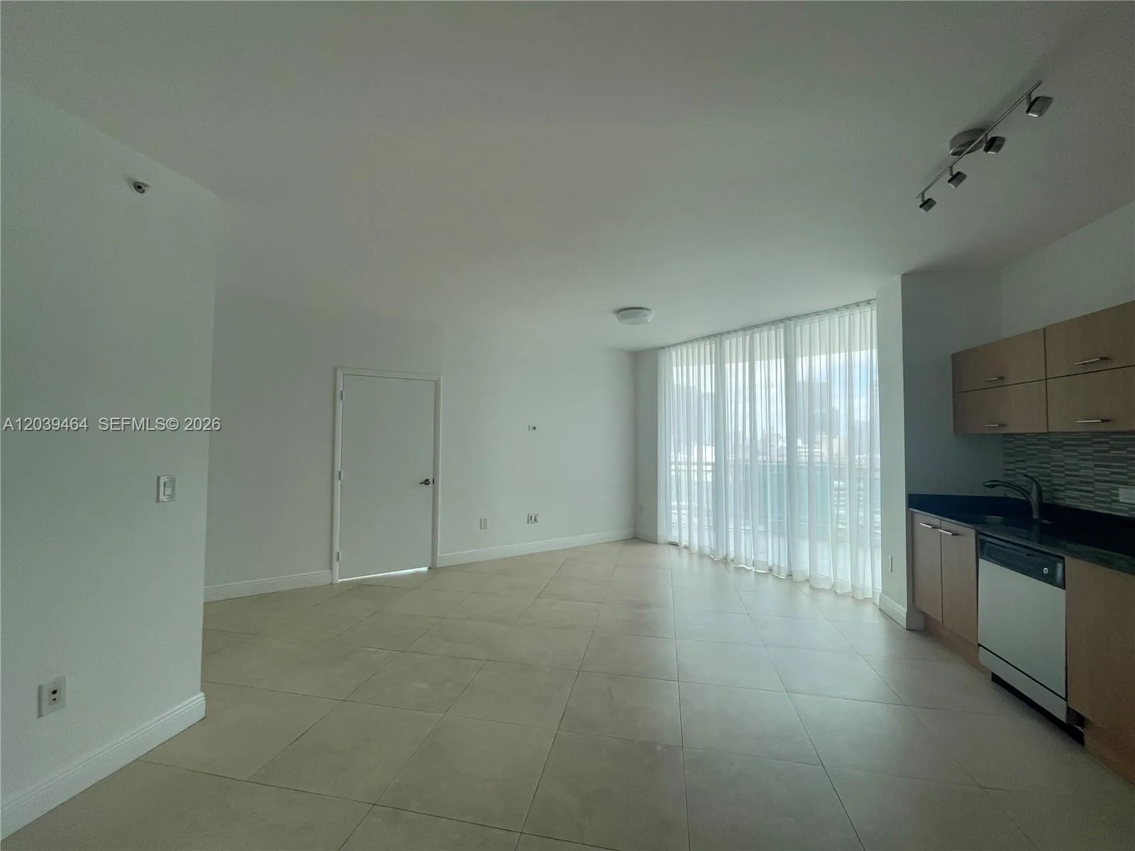 350 S Miami Ave # 1913, Miami, FL 33130