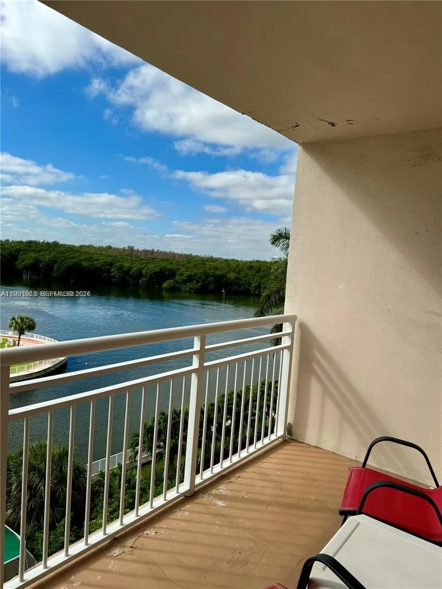 400 Kings Point Dr # 609, Sunny Isles Beach, FL 33160 photo 4