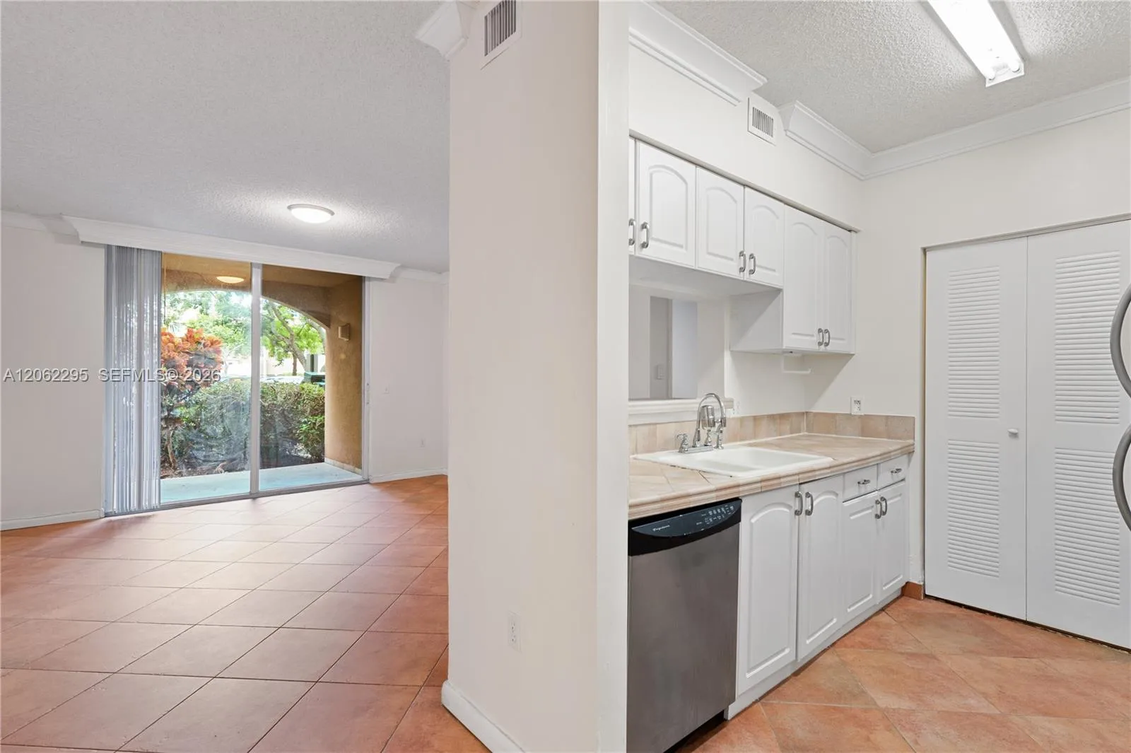 19701 E Country Club Dr # 5105, Aventura, FL 33180