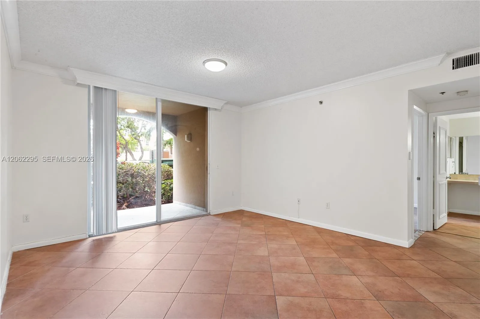 19701 E Country Club Dr # 5105, Aventura, FL 33180 photo 3