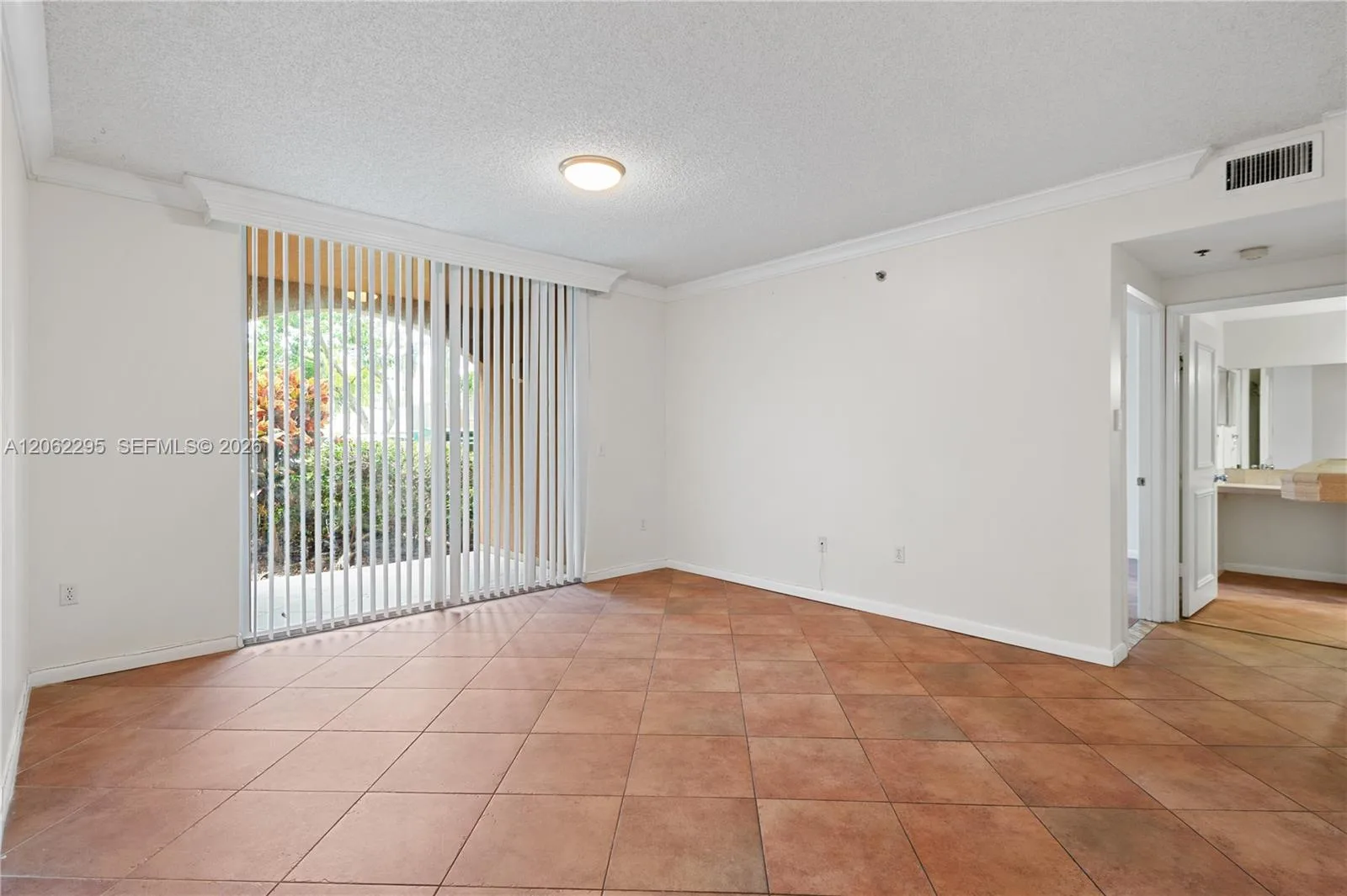 19701 E Country Club Dr # 5105, Aventura, FL 33180 photo 8