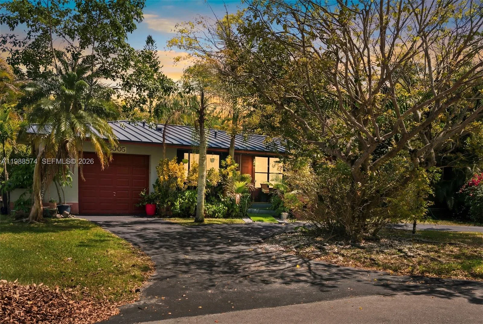 6005 SW 64th Pl, South Miami, FL 33143
