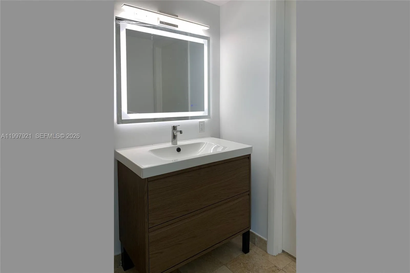350 S Miami Ave # 2509, Miami, FL 33130 photo 11