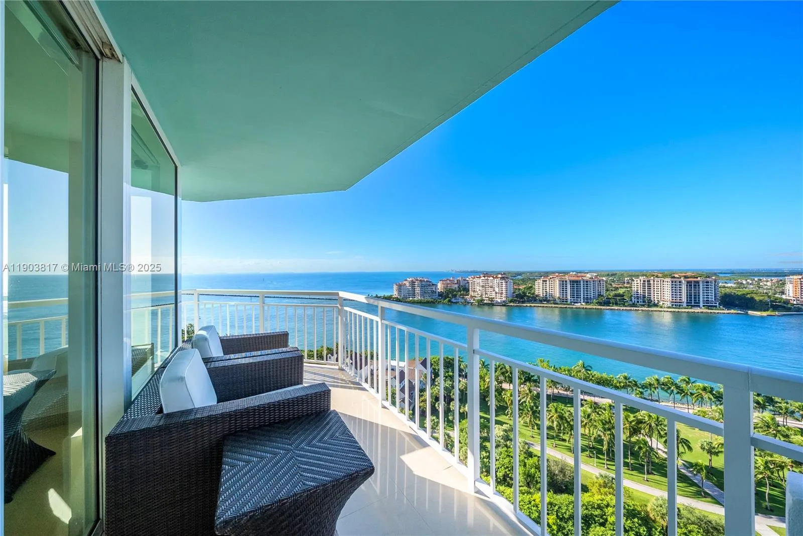 400 S Pointe Dr # 2003, Miami Beach, FL 33139 photo 2
