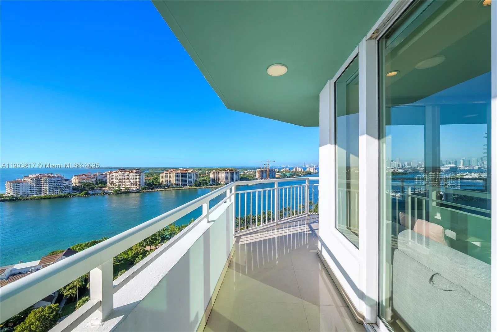400 S Pointe Dr # 2003, Miami Beach, FL 33139 photo 4