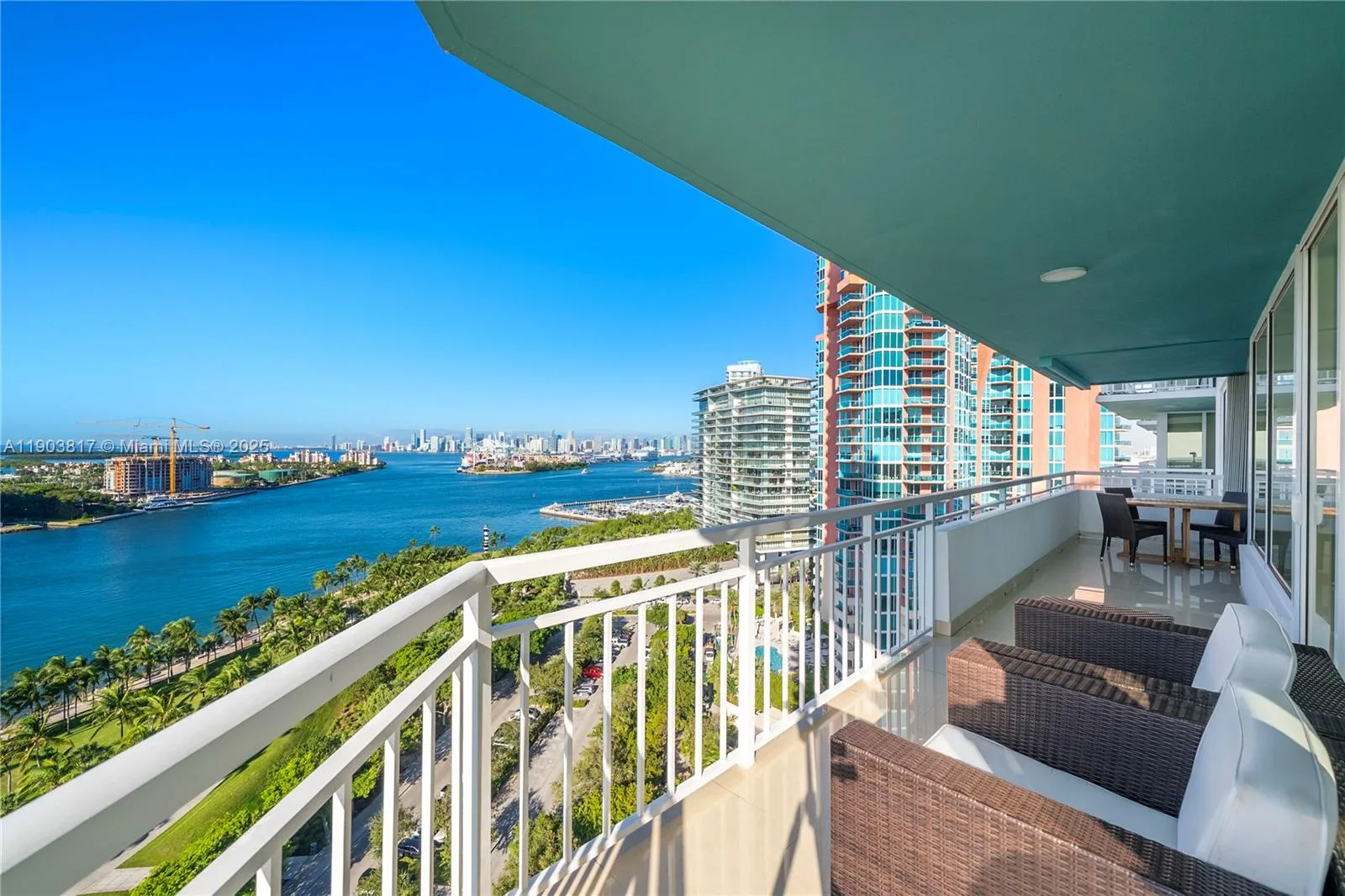 400 S Pointe Dr # 2003, Miami Beach, FL 33139 photo 5