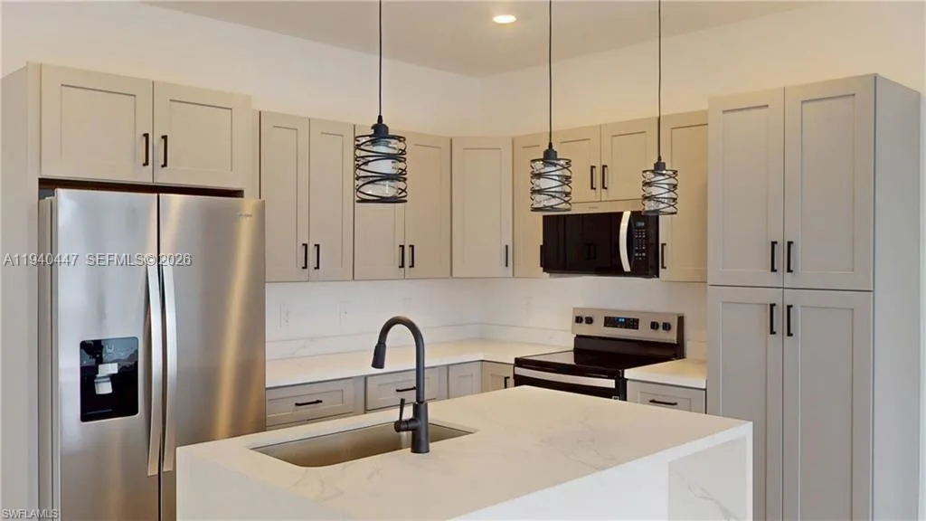 2045 Carver Ave, Fort Myers, FL 33916 photo 4