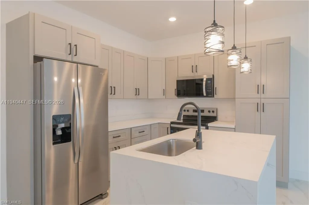 2045 Carver Ave, Fort Myers, FL 33916 photo 5
