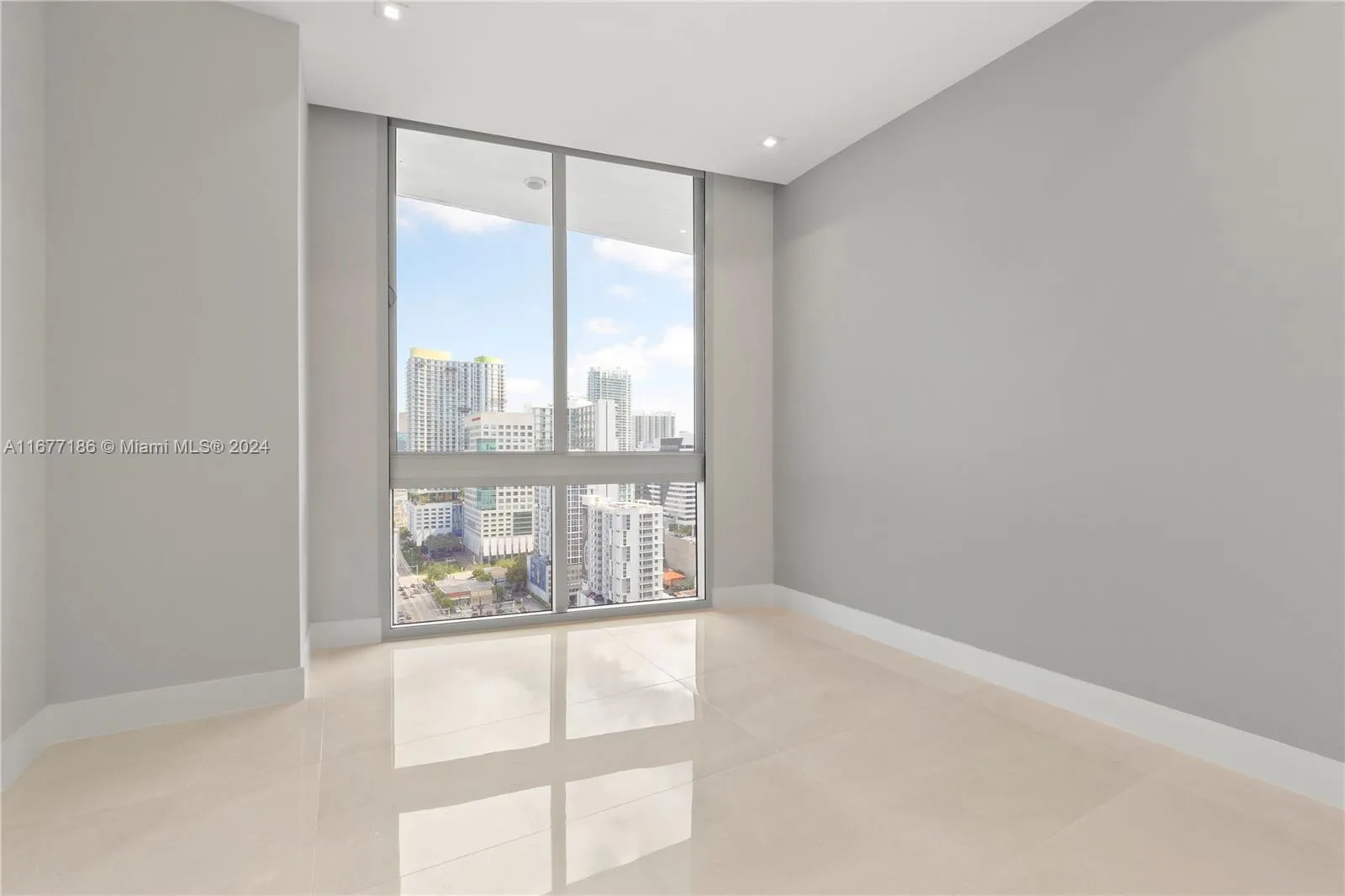 1010 SW 2nd Ave # PH03, Miami, FL 33130 photo 12