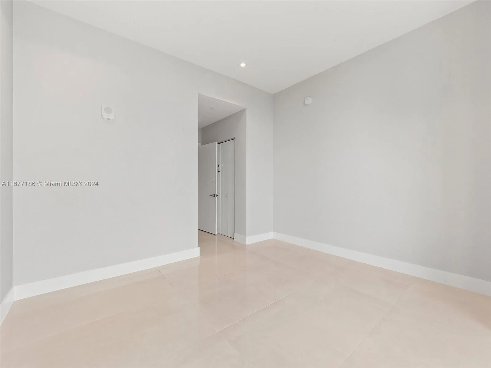 1010 SW 2nd Ave # PH03, Miami, FL 33130 photo 13