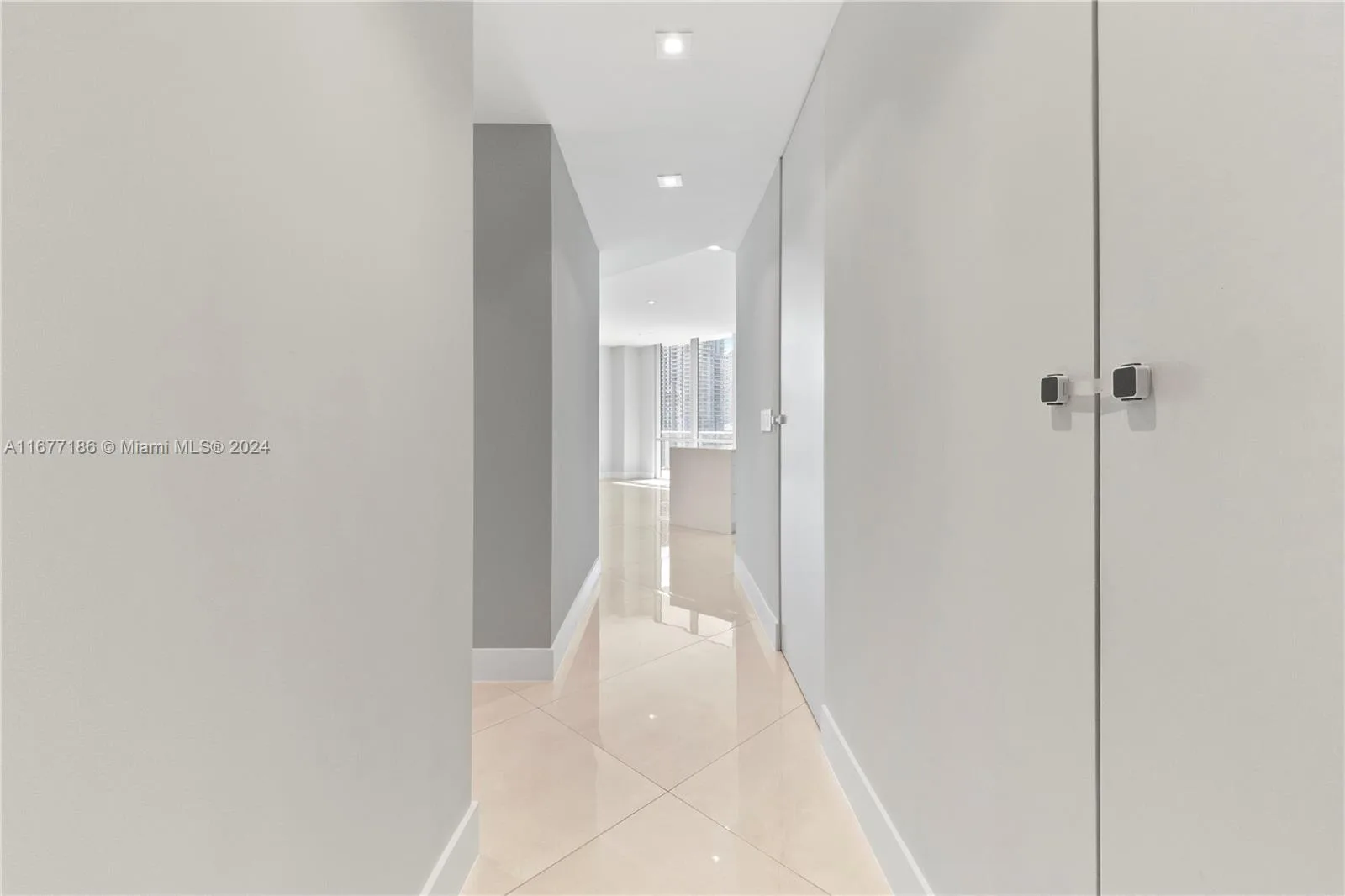 1010 SW 2nd Ave # PH03, Miami, FL 33130 photo 4