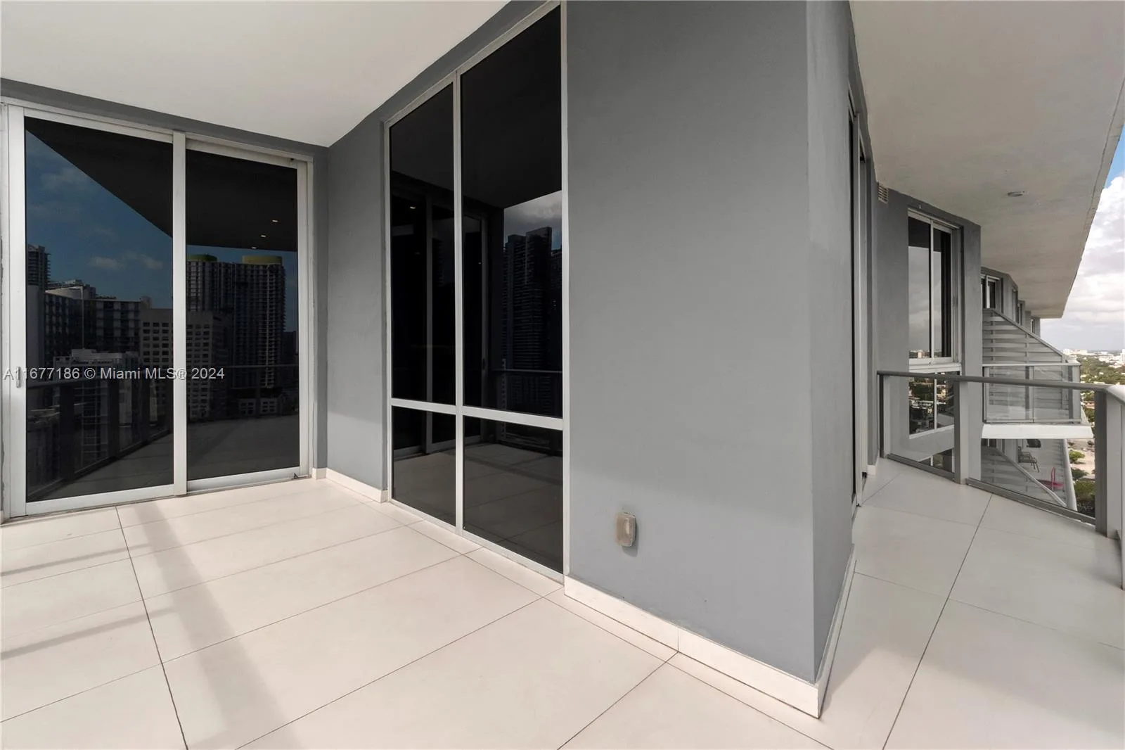 1010 SW 2nd Ave # PH03, Miami, FL 33130 photo 7