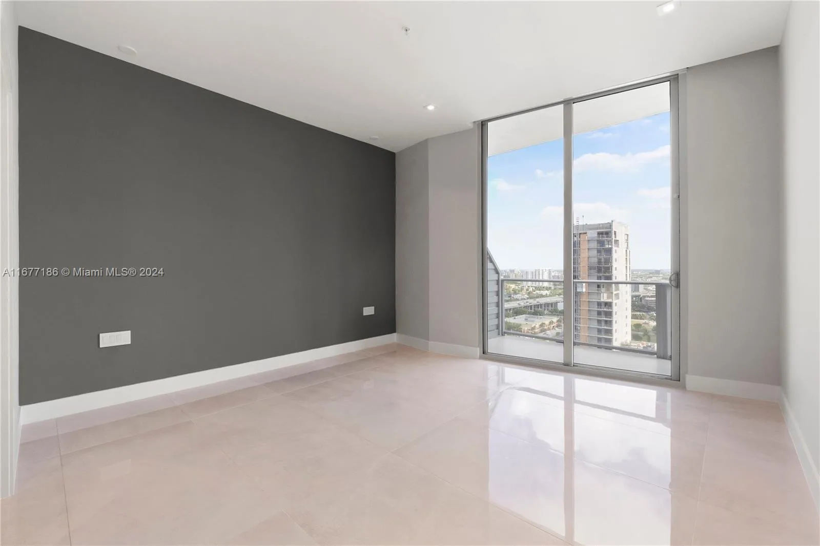 1010 SW 2nd Ave # PH03, Miami, FL 33130 photo 8