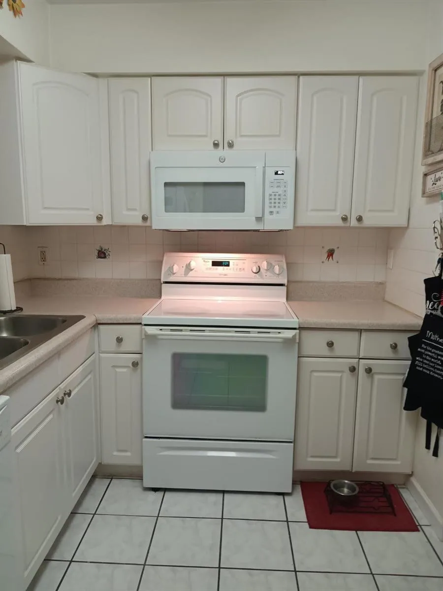 7320 LAKE CIR Drive # 407, Margate, FL 33063