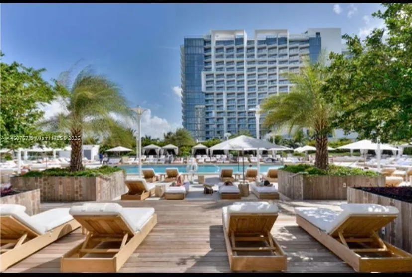 2301 Collins Ave # 1121, Miami Beach, FL 33139