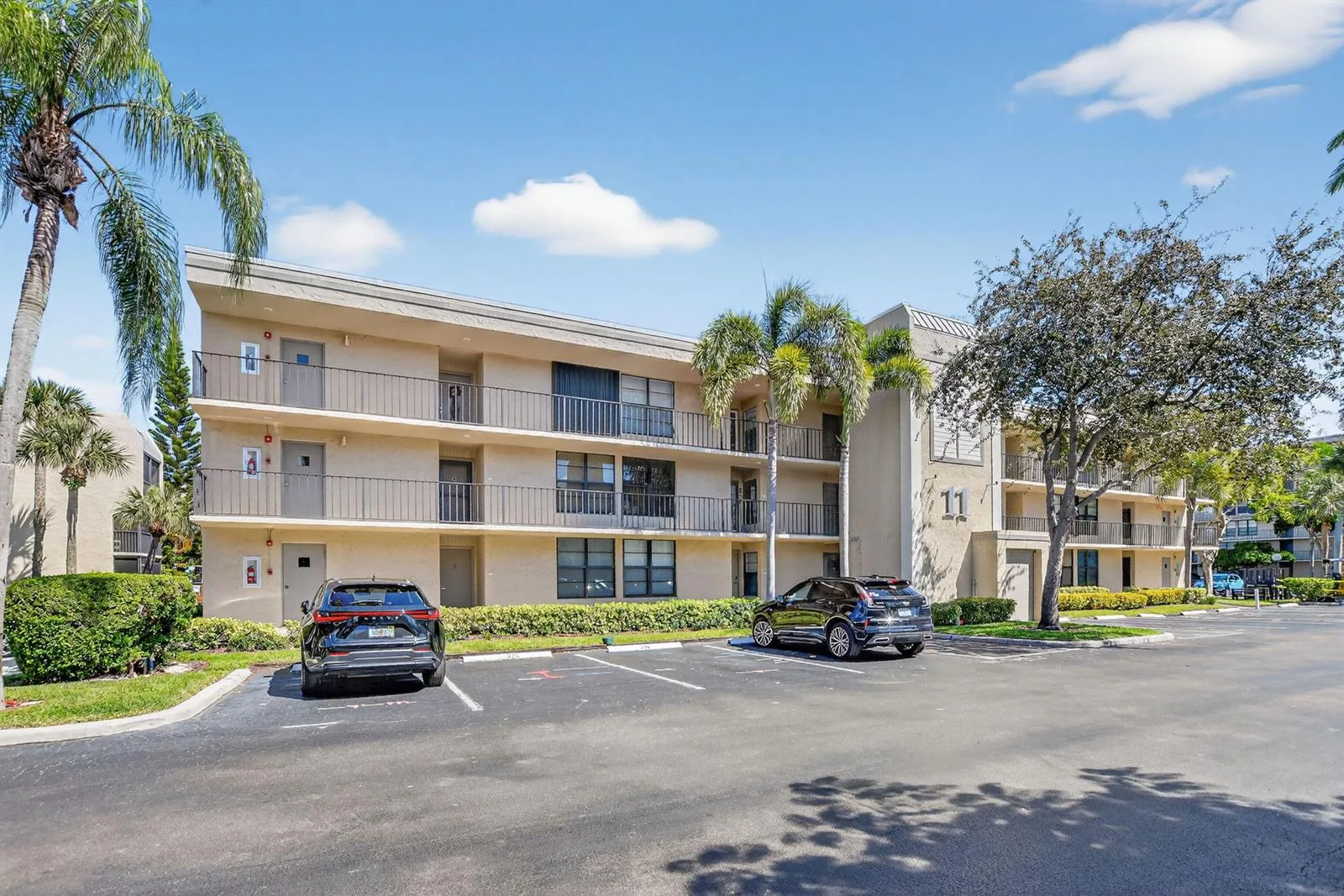 11 ROYAL PALM Way # 3040, Boca Raton, FL 33432
