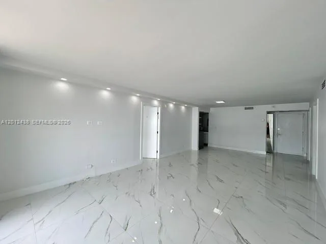 6039 Collins Ave # 1033, Miami Beach, FL 33140 photo 4