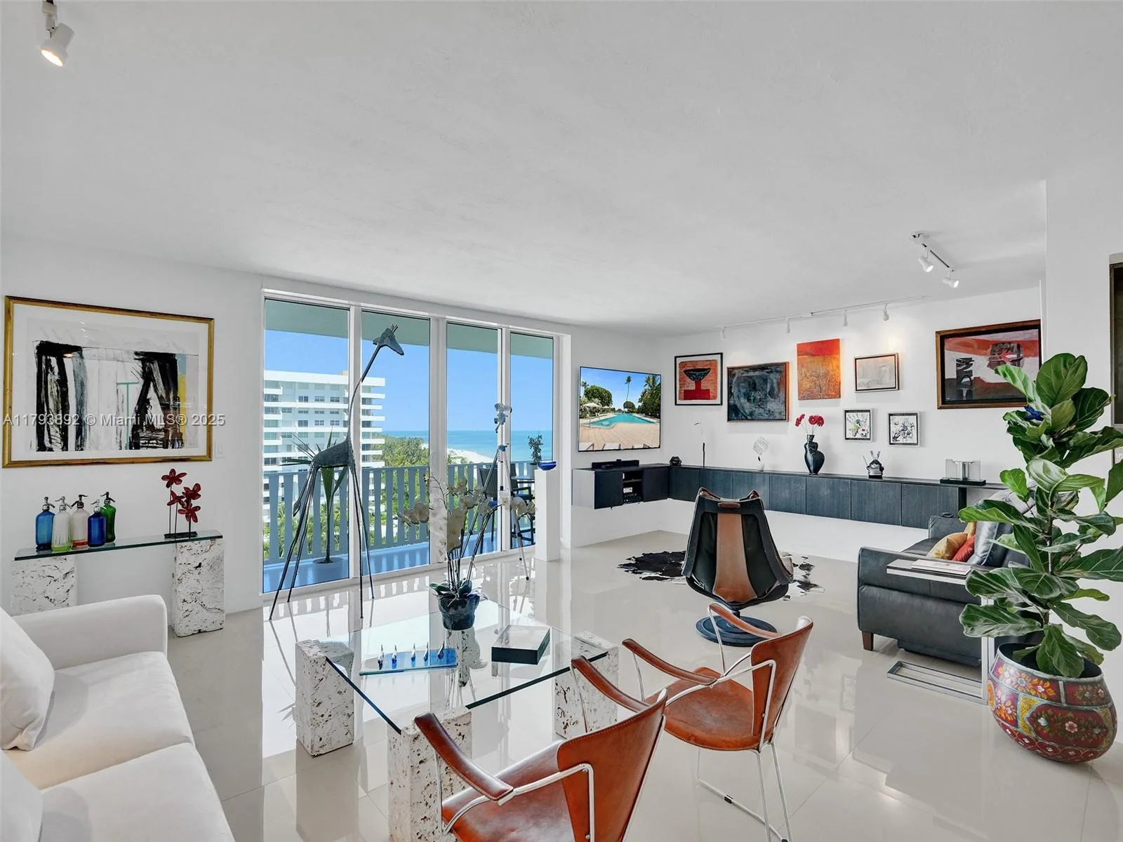 Island House – photo 16