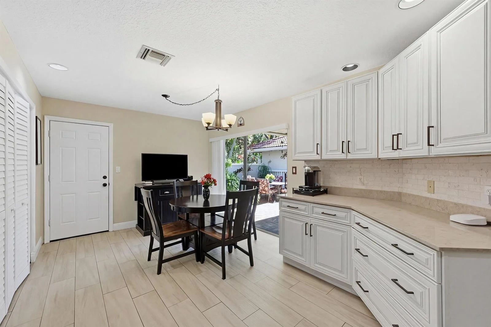 4115 Carriage Drive # P2, Pompano Beach, FL 33069