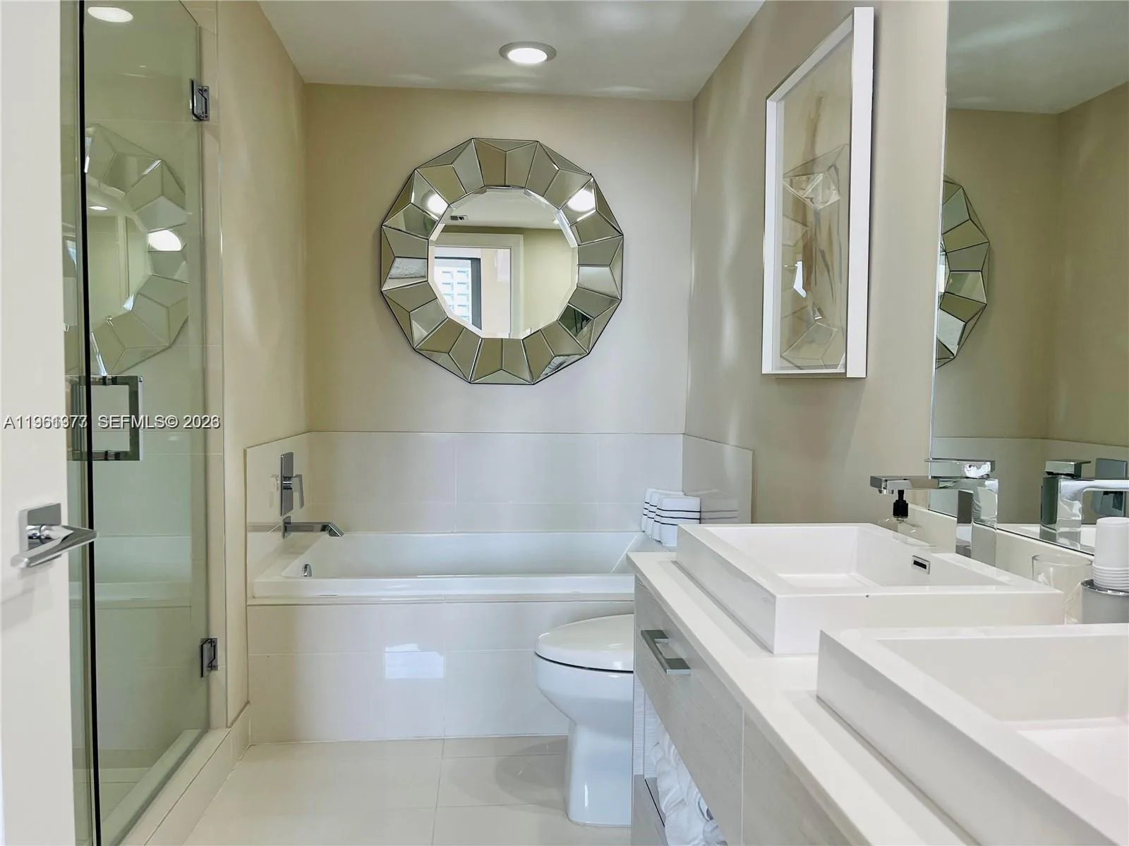 45 SW 9th St # 2003, Miami, FL 33130 photo 10