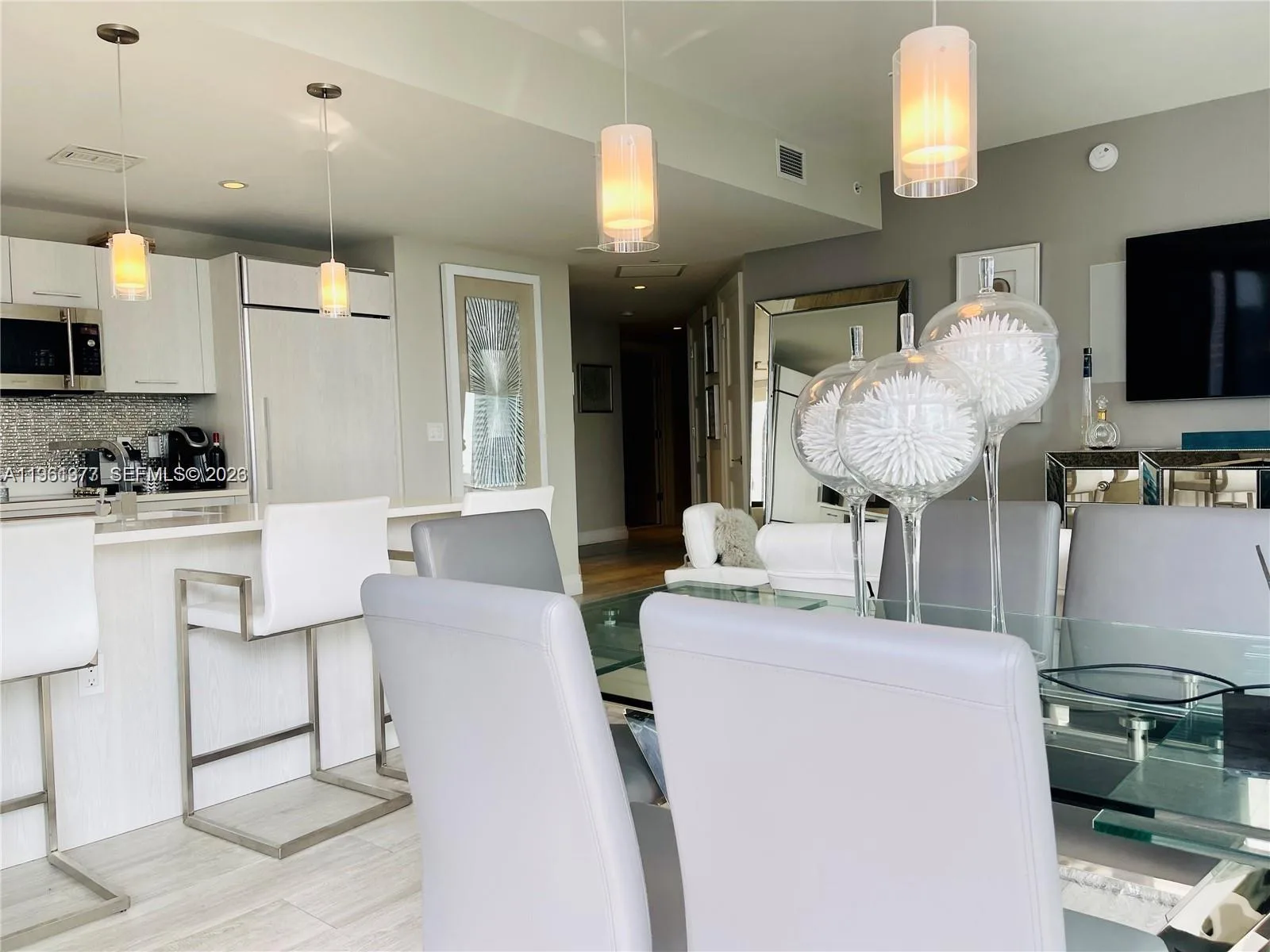 45 SW 9th St # 2003, Miami, FL 33130 photo 4