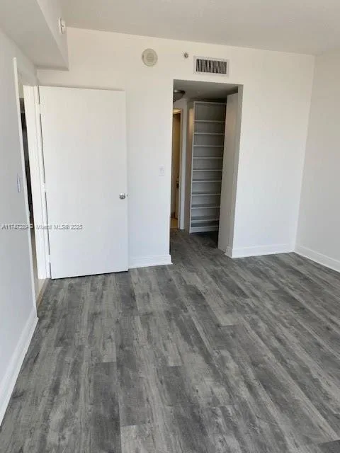 1750 N Bayshore Dr # 3112, Miami, FL 33132 photo 3