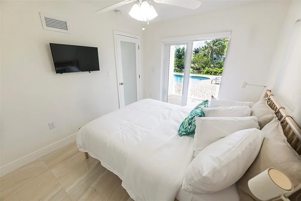 1162 Hayes Street, Hollywood, FL 33019 photo 12