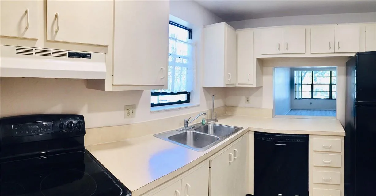 2316 S Cypress Bend Drive # 220, Pompano Beach, FL 33069 photo 8