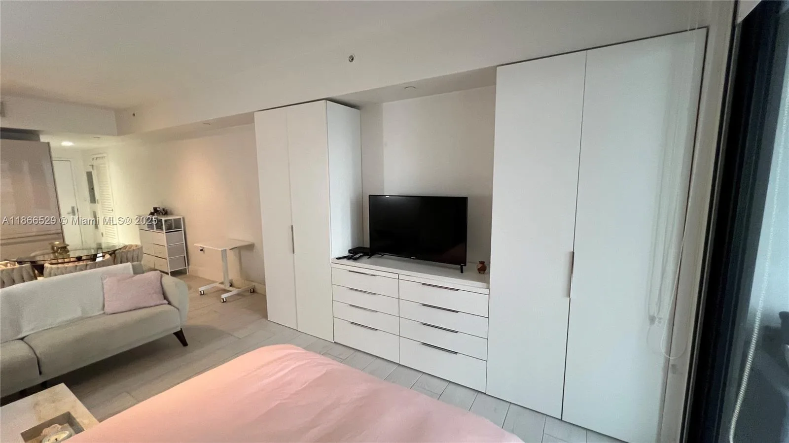 1010 Brickell Ave # 1510, Miami, FL 33131 photo 7