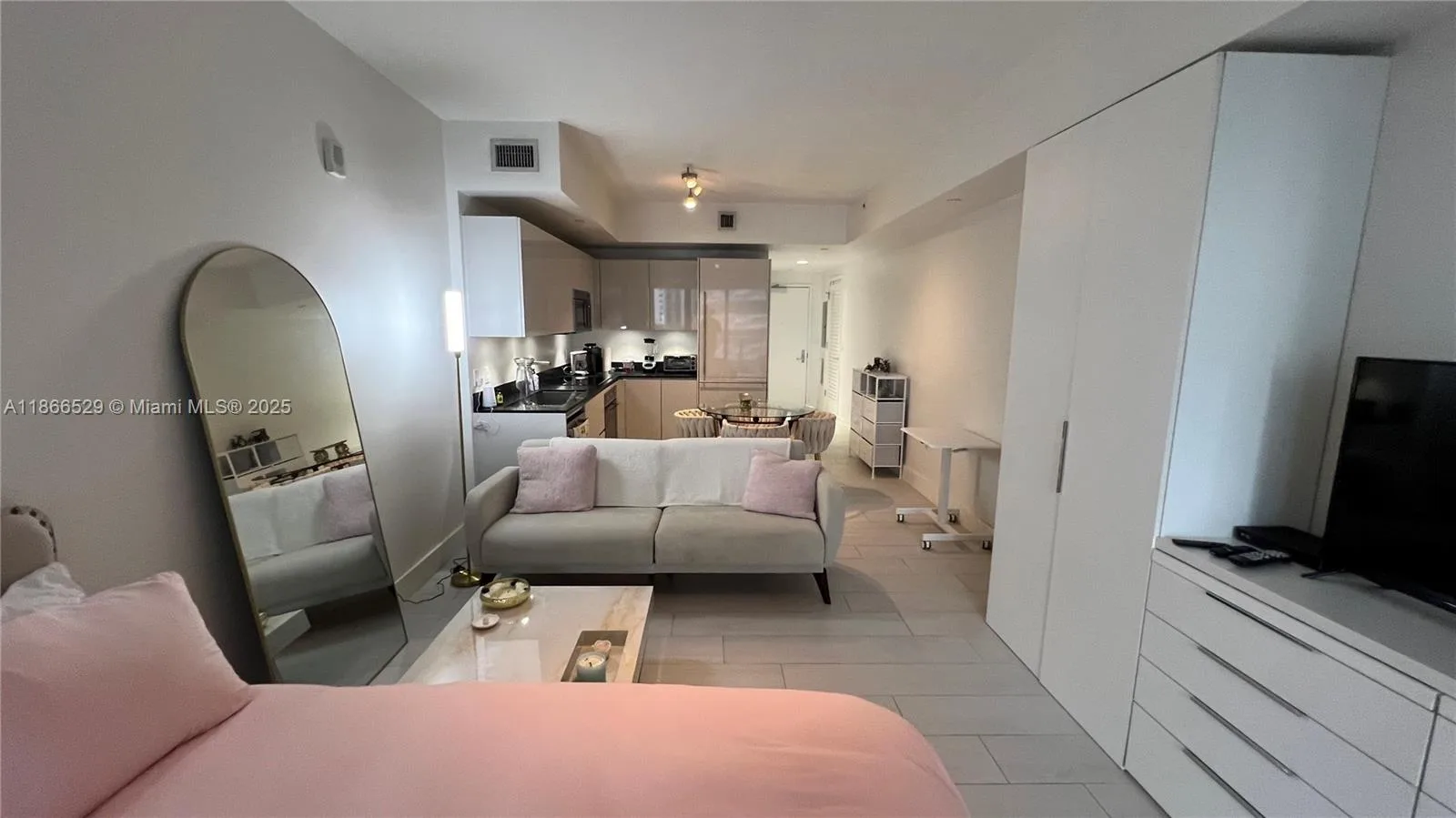 1010 Brickell Ave # 1510, Miami, FL 33131 photo 8