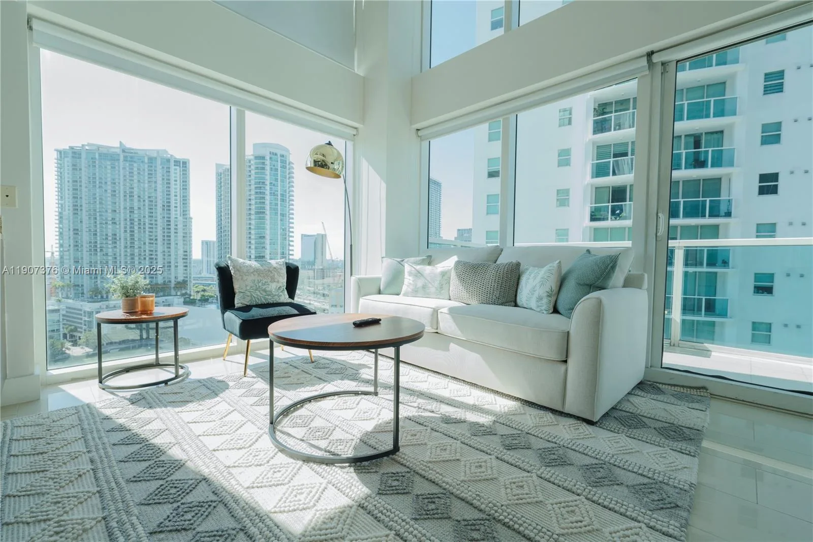 41 SE 5th St # 1217, Miami, FL 33131 photo 2