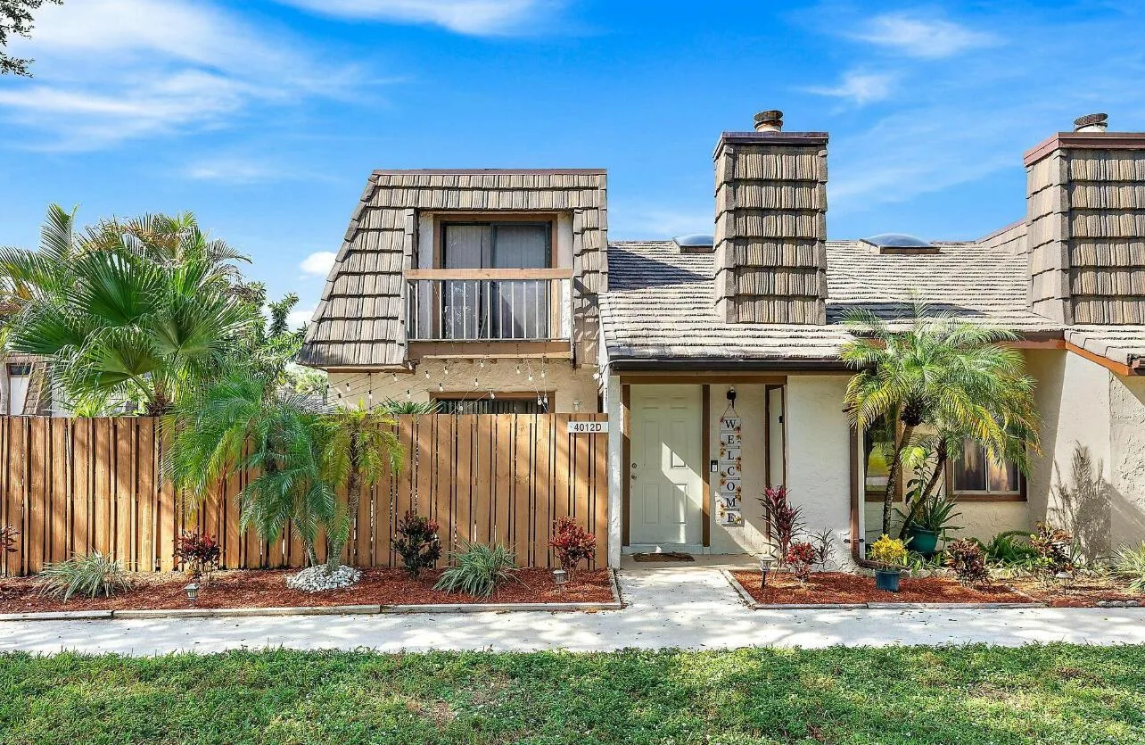 4012 PALM BAY Circle # D, West Palm Beach, FL 33406