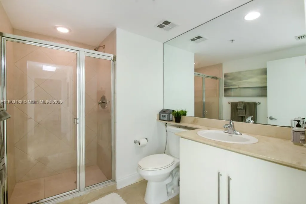 325 S Biscayne Blvd # 2214, Miami, FL 33131 photo 10