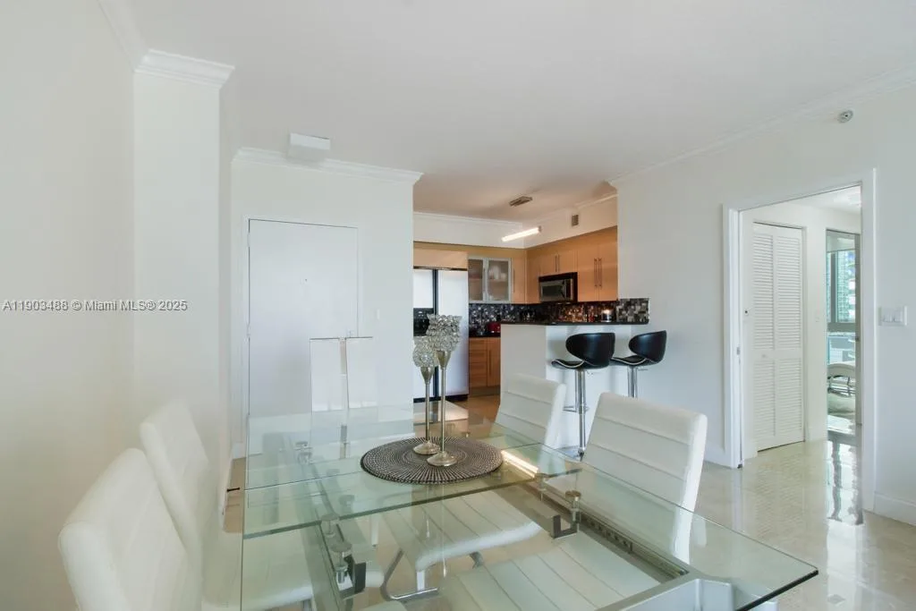 325 S Biscayne Blvd # 2214, Miami, FL 33131 photo 3