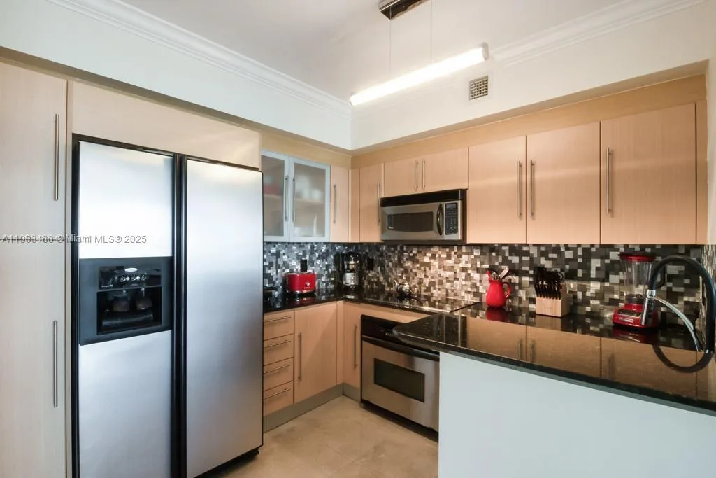 325 S Biscayne Blvd # 2214, Miami, FL 33131 photo 7