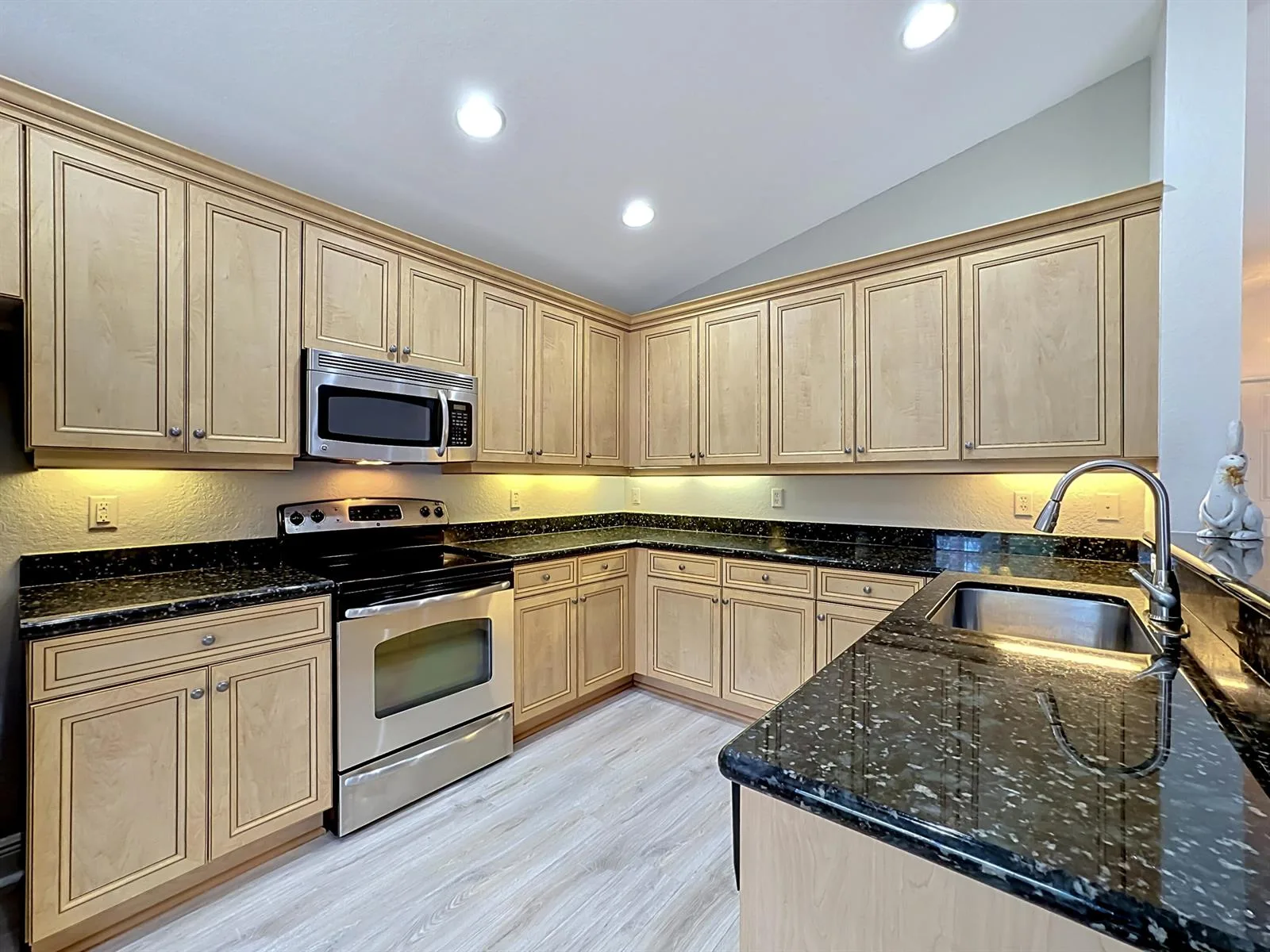 2045 Grey Falcon Circle SW, Vero Beach, FL 32962 photo 10