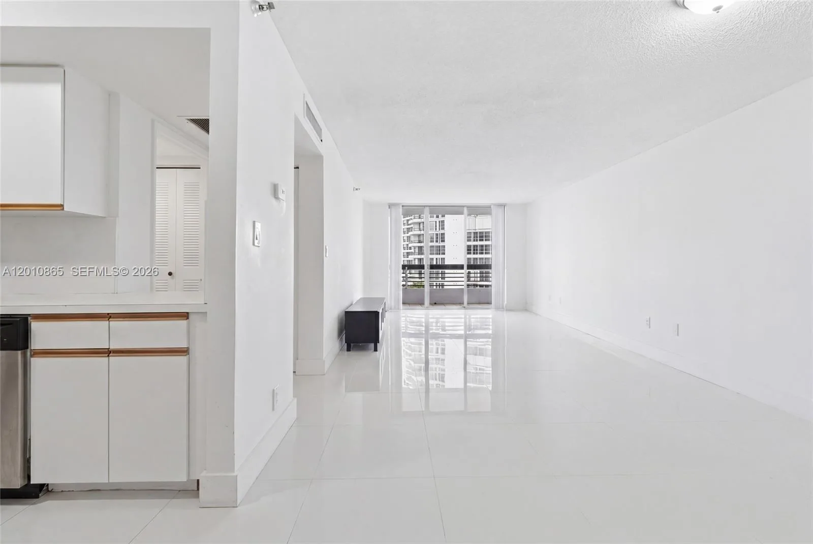 19195 NE 36th Ct # 604, Aventura, FL 33180 photo 2